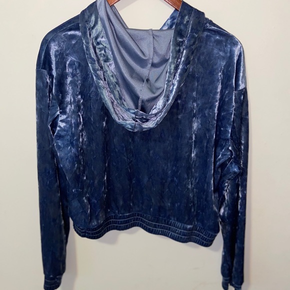 !!!BUNDLE!!! Blue Velvet fabric tracksuit bundle - Picture 2 of 4